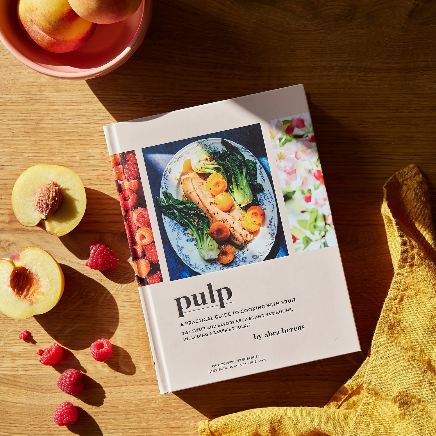 Chronicle Pulp kokebok innbundet frukt