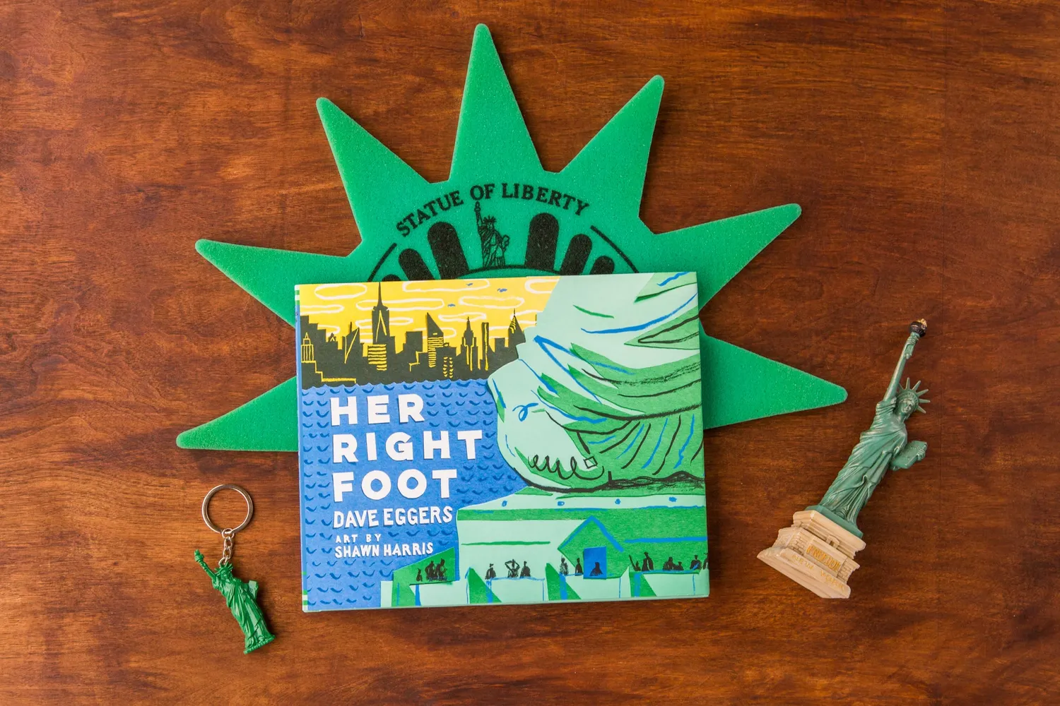 Chronicle Books Her Right Foot bildebok innbundet Dave Eggers
