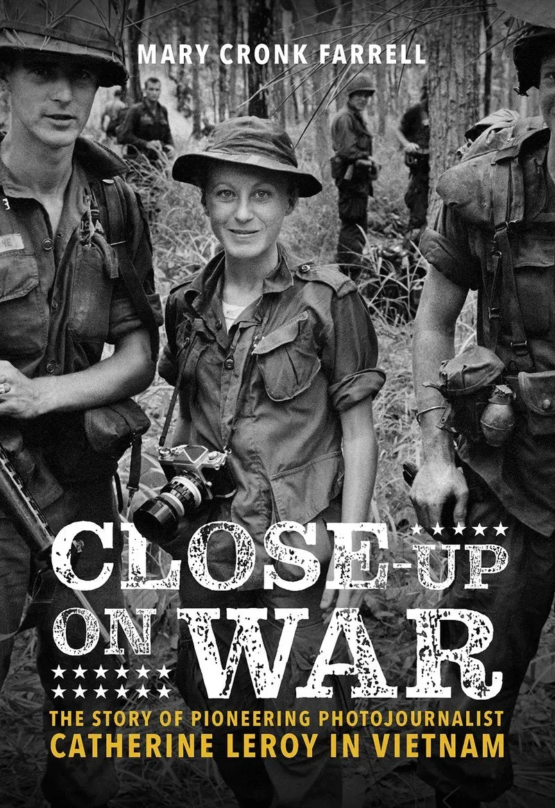 Abrams and Chronicle Close-Up on War Catherine Leroy bok innbundet