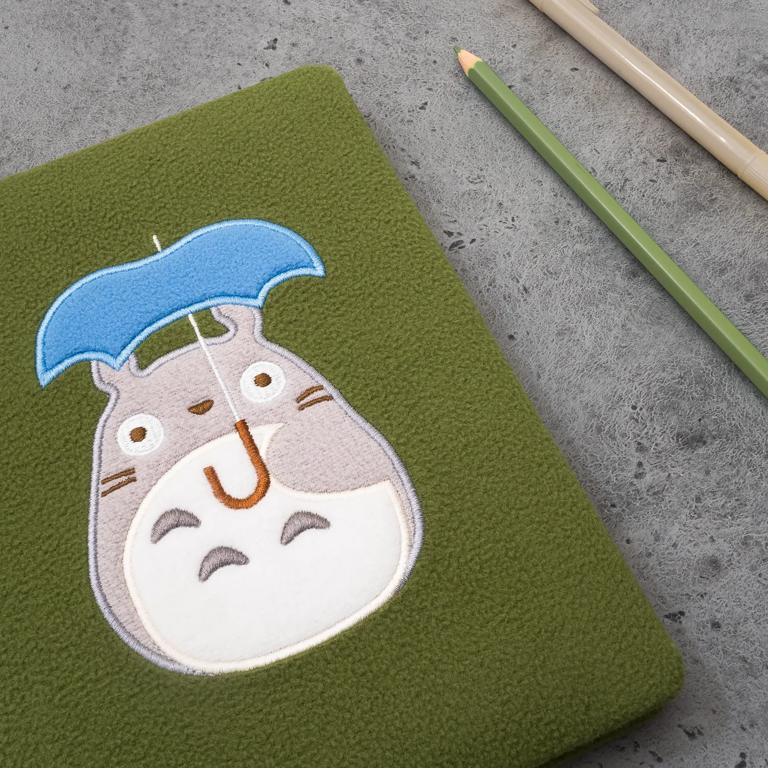 Chronicle Books Totoro plysj-notatbok linjert My Neighbor