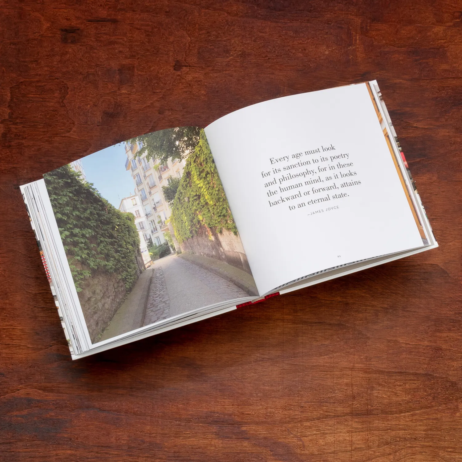 Abrams & Chronicle Books Literary Paris Photographic Tour innbundet bok Paris